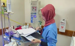 İsrail saldırısında ölen annesinin karnından alınan bebek yakınlarından haber alınamıyor