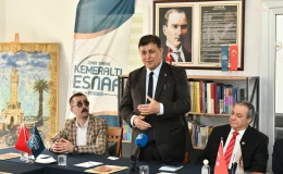 CHP İzmir Büyükşehir Belediye Başkan Adayı Dr. Cemil Tugay Kemeraltı Çarşısı’nda Esnafı Ziyaret Etti
