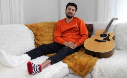 Depremde öldü sanılan genç, müzikle hayata tutundu