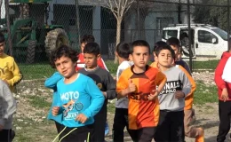 Depremin Vurduğu Osmaniye’de Afetzede Çocuklara Futbol Eğitimi